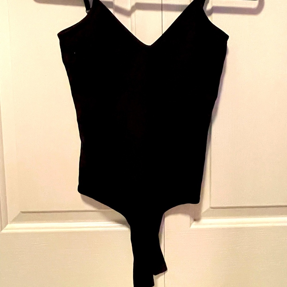 NWOT Bodysuit!🇬🇧 basic black v neck thong bodysuit